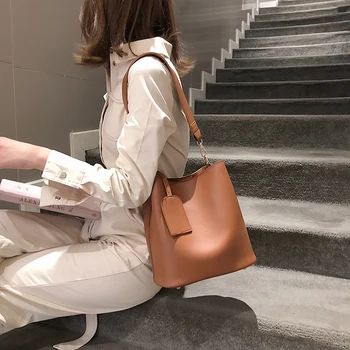 повседневная сумка-ведро с широким ремешком, дизайнерские женские сумки через плечо, роскошная искусственная сумка через плечо, большая вместительная сумка-мессенджер, простой кошелек 2022